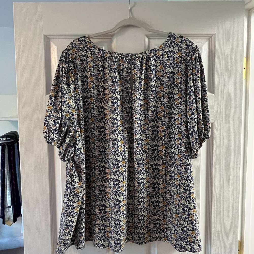 LC Lauren Conrad Navy Floral V-Neck Blouse with Mustard Accents - Picture 2 of 3